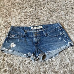 3/$25 Hollister distressed short shorts